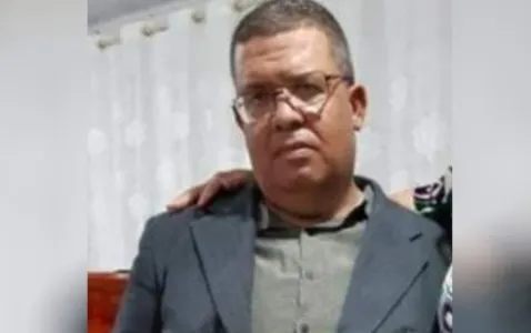 Corpo de pastor que escreveu que ressuscitaria é enterrado