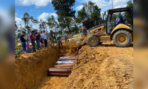 Corpos enterrados em covas coletivas serão exumados