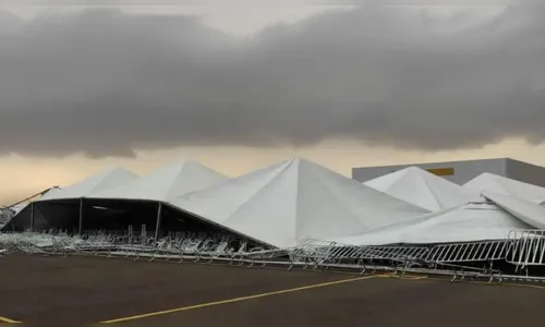 Vento derruba estrutura preparada para Bolsonaro no Paraná