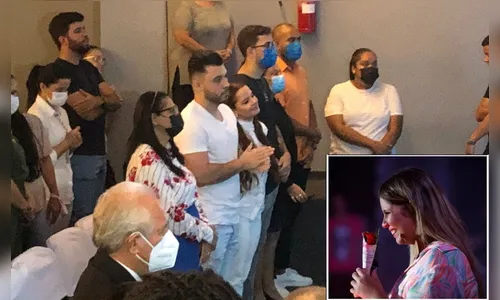 Famosos participam de culto em homenagem à Marilia Mendonça