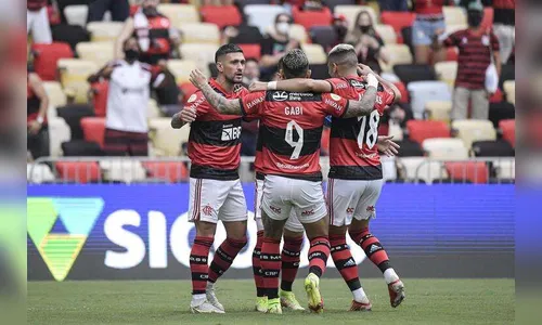 Flamengo atropela Athletico-PR no primeiro tempo e vence