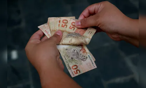 Governo anuncia Auxílio Brasil que substitui Bolsa Família