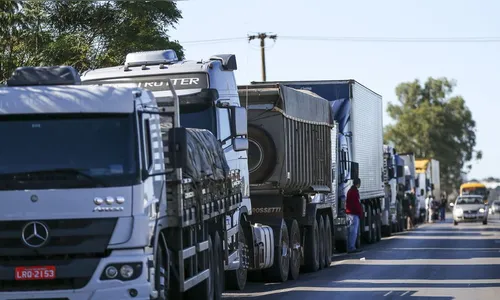 Greve: caminhoneiros podem parar a partir de novembro