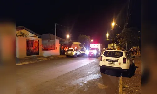 Homem é morto a tiros dentro de carro de luxo em Cambé