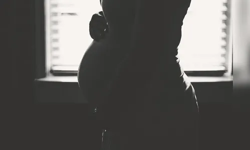 Homem é preso após engravidar garota com permissão da mãe