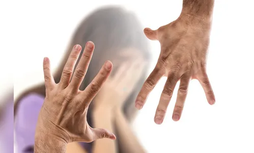 Homem mostra partes íntimas para familiar e é preso