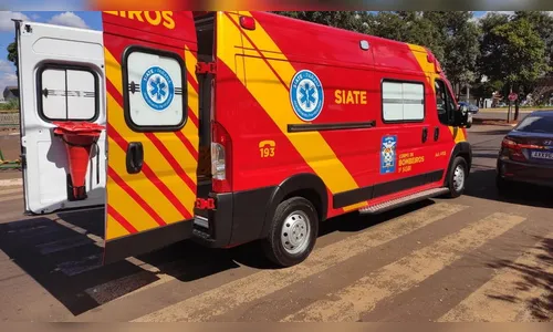 Mulher fica ferida em acidente entre auto e moto em Ivaiporã