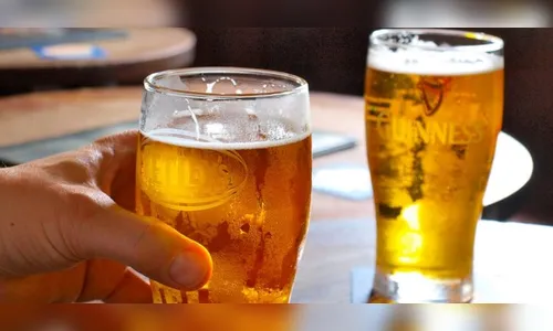 Mulher é detida após venda de bebida alcoólica a menor