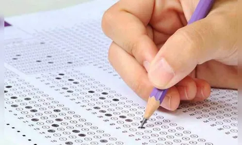 Discussão de casal próximo a colégio atrapalha prova do Enem