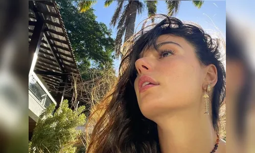 Isis Valverde renova bronzeado e mostra sequência de cliques