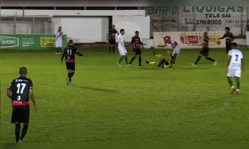 Jogador de futebol é preso após agredir árbitro
