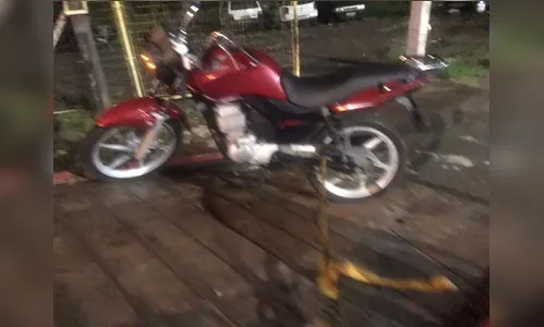 Jovem de 24 anos sofre queda de moto na PR-323