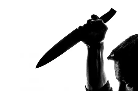 Jovem é socorrida com faca cravada na cabeça e sobrevive