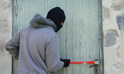 Ladrões arrombam empresa de Apucarana e levam equipamentos