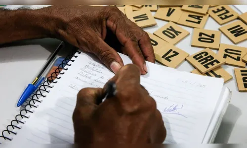 Matrículas e rematrículas da EJA acontecem neste mês