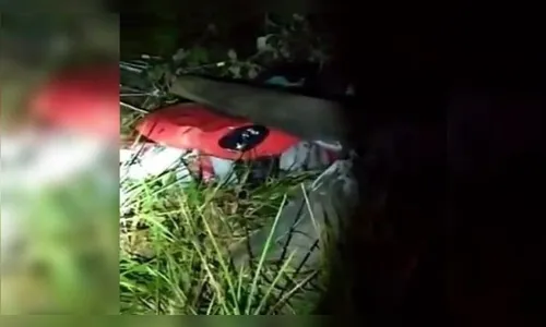 Motorista destrói Porsche de R$ 1 milhão em poste de energia