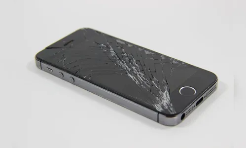 Mulher é julgada por matar com ‘arremesso' de celular