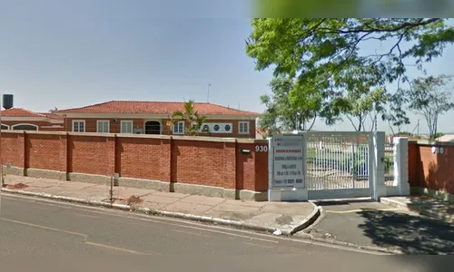 Mulher encontra conversa entre padre e marido e acaba presa