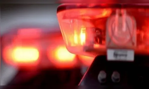 Mulher fica ferida após roubo; vítima teve a bolsa roubada