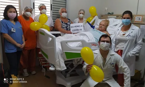 Mulher recebe alta após 50 dias na UTI  Covid do Providência