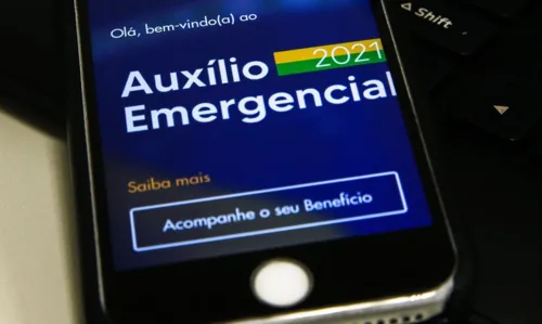 Nascidos em julho recebem auxílio emergencial