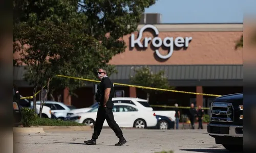 Homem armado mata uma pessoa, e fere pelo menos 12 nos EUA