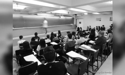 Os muros da escola; o que vai além do patrimônio material?