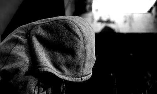 PM de Arapongas encontra drogas em quarto de adolescente