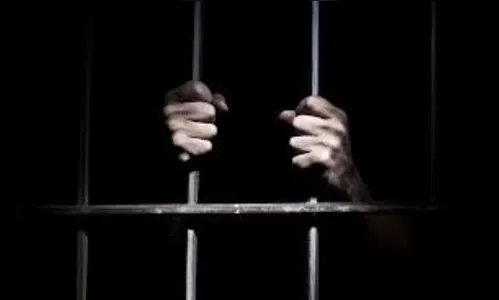 PM prende homem e recupera TV furtada de supermercado