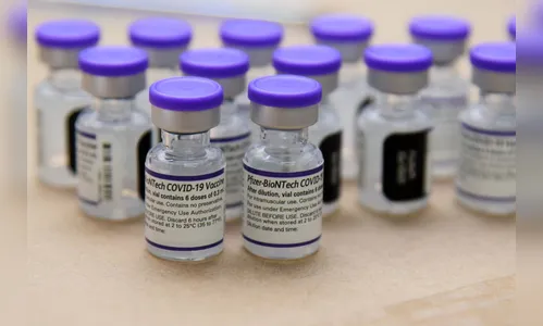 PR recebe doses de reforço para trabalhadores de saúde