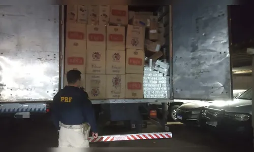 PRF apreende 175 mil maços de cigarros contrabandeados no PR