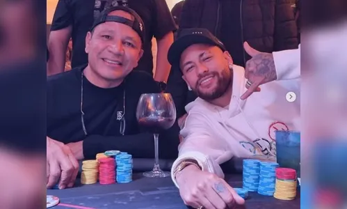 Pai de Neymar desabafa após jogador ser xingado por Galvão