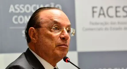 Paulo Maluf é internado no Albert Einstein com pneumonia