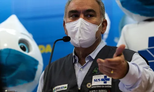 População estará imunizada até o fim do ano, diz ministro