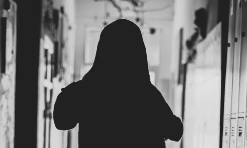 Por medo, jovem denuncia descumprimento de medida protetiva