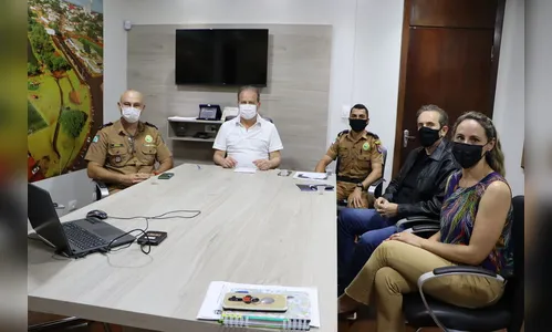 Prefeito Carlos Gil recebe comandante da PM de Ivaiporã