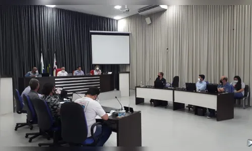 Presidente da Câmara de Apucarana adverte vereadores