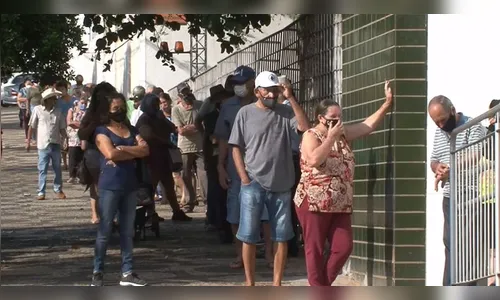 Procon aplica multa em bancos por demora em atendimento