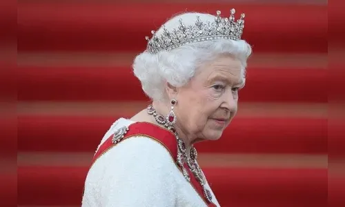 Rainha Elizabeth é internada em hospital de Londres