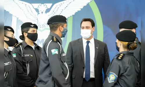 Ratinho Jr propõe extinção de cargo de diretor militar