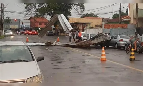 Temporal causa estragos em vários pontos de Londrina