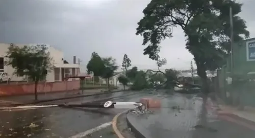 Temporal deixa 59 mil residências sem luz em Londrina