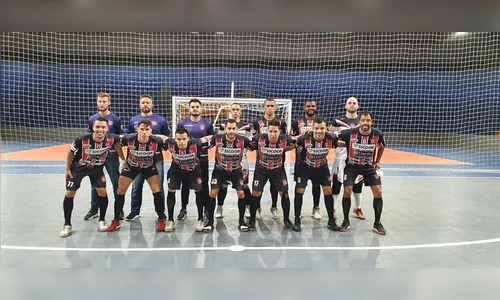 Time masculino do Apucarana Futsal vence e segue como líder