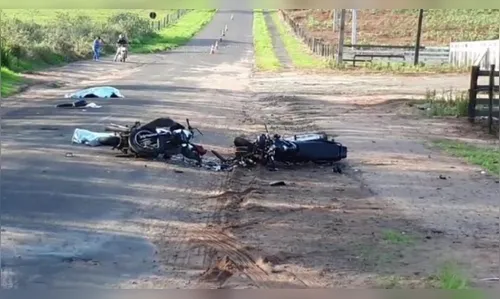 Três pessoas morrem em acidente entre duas motos no PR