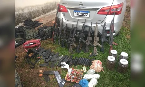 Troca de tiros deixa 25 suspeitos de roubos a bancos mortos