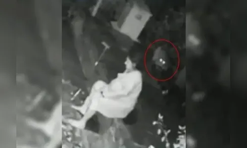 Vídeo: idosa é atacada por leopardo e se defende com bengala