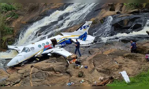 Vídeo mostra casal testemunhando a queda do avião de Marília