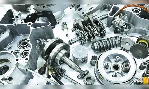 Ladrão arromba barracão e furta peças usadas de veículos