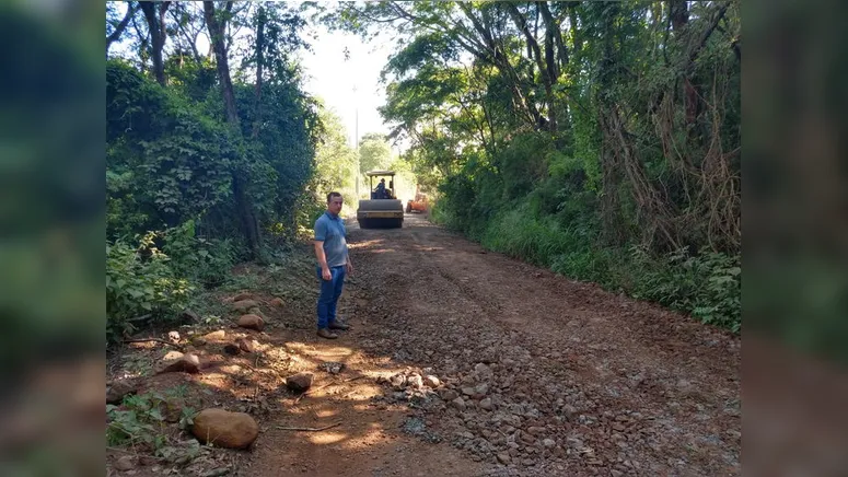 Imagem ilustrativa da notícia Facchiano acompanha obras de manutenção em estradas rurais