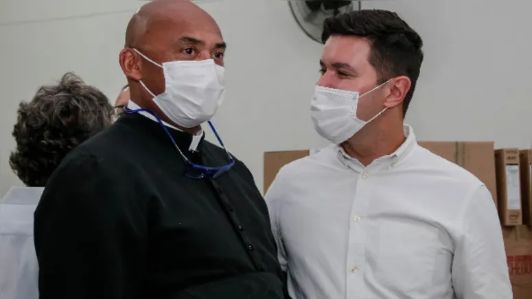 Imagem ilustrativa da notícia Padre de Apucarana faz apelo pela democracia